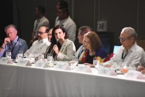 Kenia López Rabadán vincula crecimiento económico con seguridad y democracia