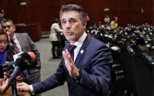 Morena cita a Sergio Mayer y analiza posible expulsión