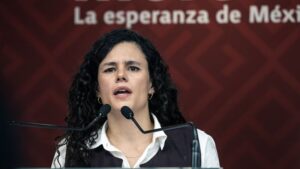 Luisa María Alcalde defiende Plan B como triunfo democrático