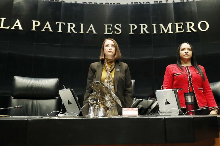 aura Itzel y Lizeth Sanchez senado
