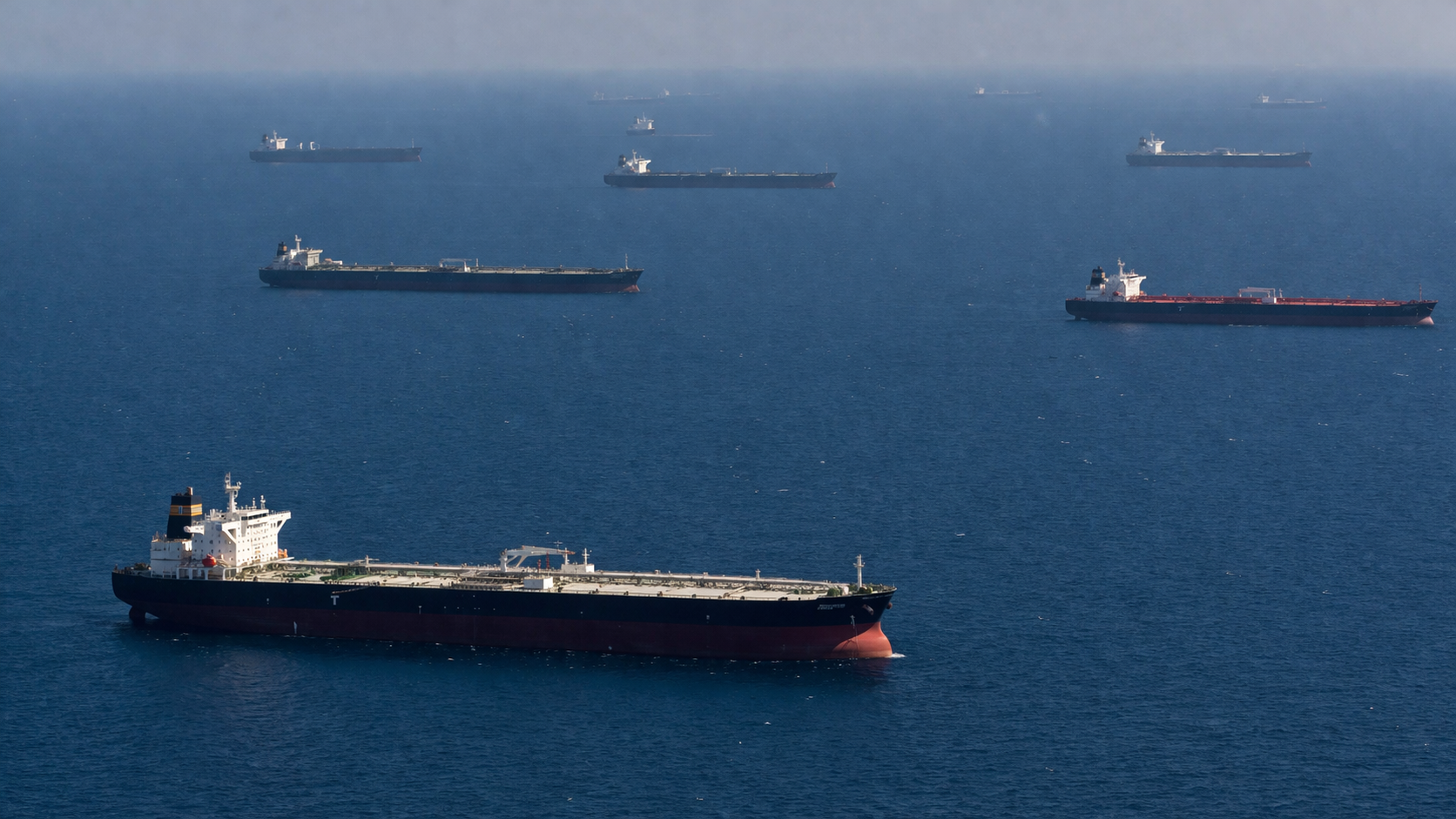 Barco tanquero en el océano pacífico