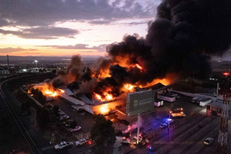 FGR-investiga-incendio-en-bodega-de-Segalmex-en-Zacatecas-tras-protesta-de-productores-de-frijol_-Sheinbaum