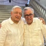 Rubén Rocha Moya viaja a Palenque para reunión con López Obrador