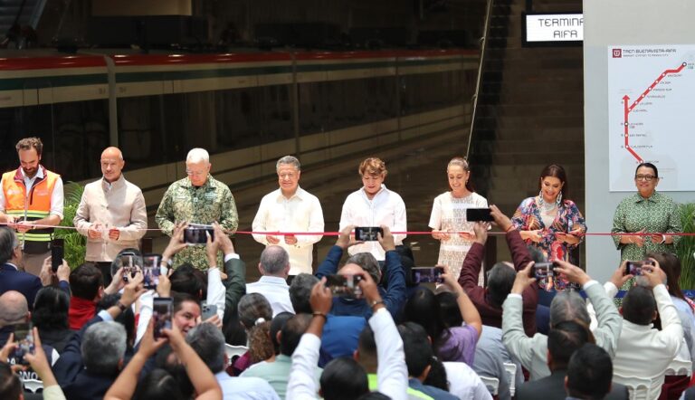 SHEINBAUM Tren suburbano 2