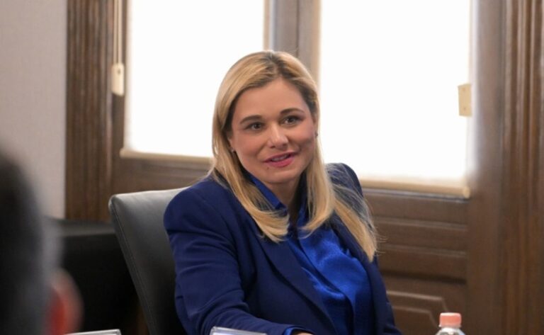 gobernadora-maru-campos