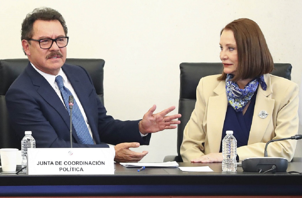 Mier y Laura Itzel senado