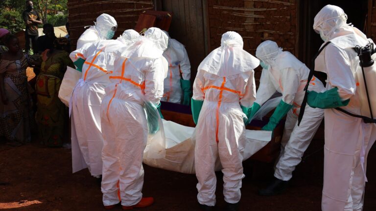 La OMS advierte que el brote de ébola en Congo supera sus recursos