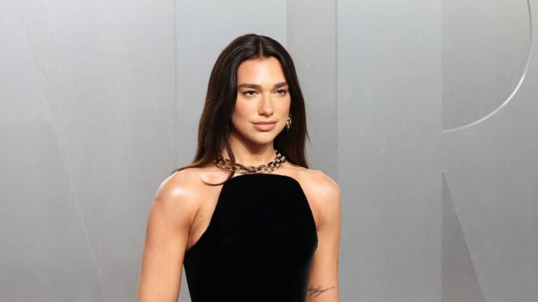 Samsung enfrenta demanda de 15 millones de dólares por imagen de Dua Lipa