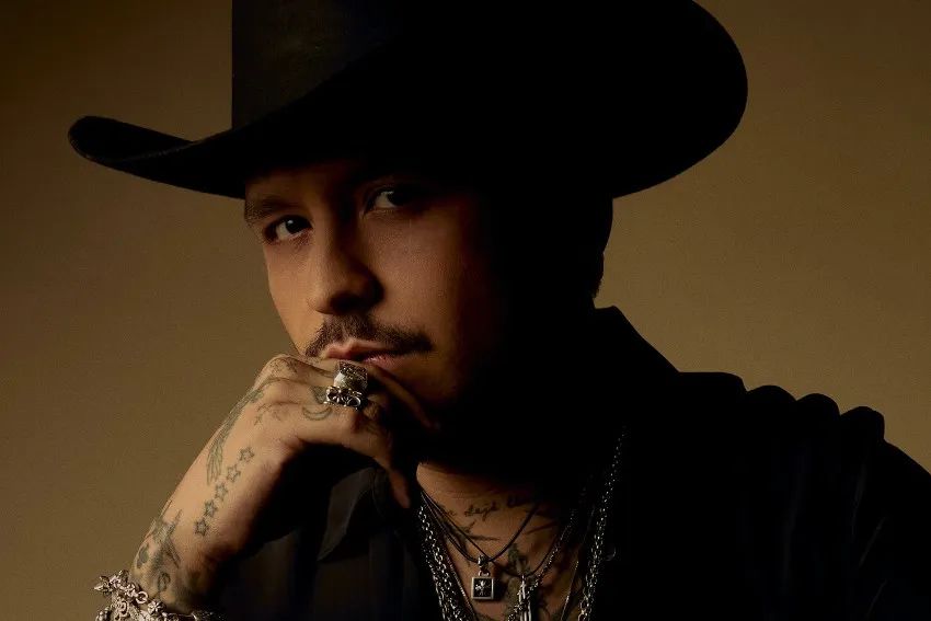 ‘Bandera blanca’- Christian Nodal estrena disco