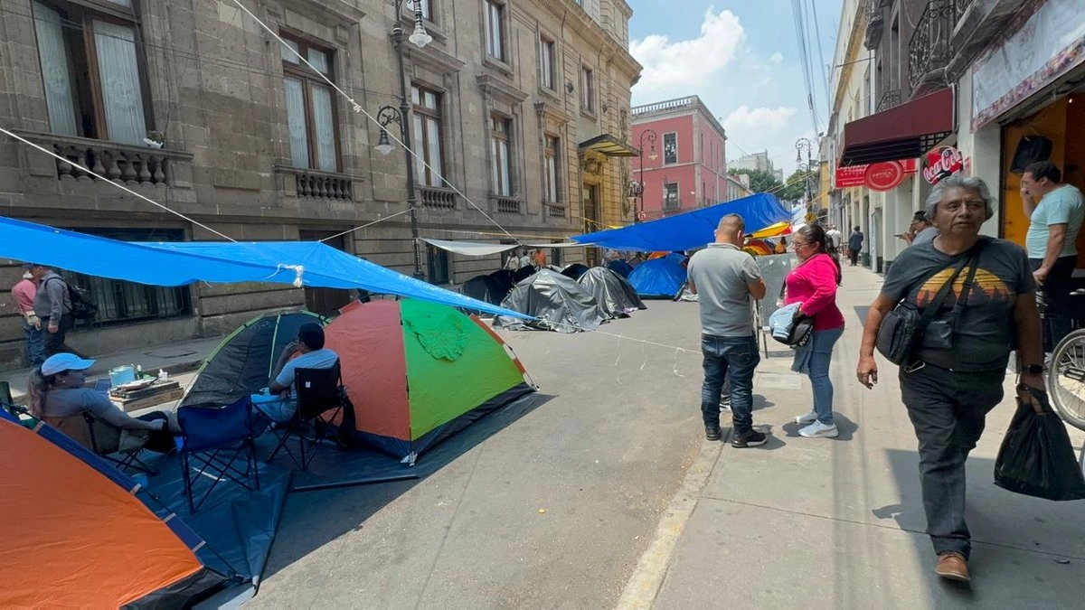 canaco-cnte-provoca-perdidas-de-405-mdp-por-planton-instalado-en-el-centro-historico_afac7e64-9d03-47fa-8d12-eb01c22d019a_medialjnimgndimage=fullsize