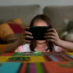 niños celular
