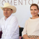 Durazo y esposa