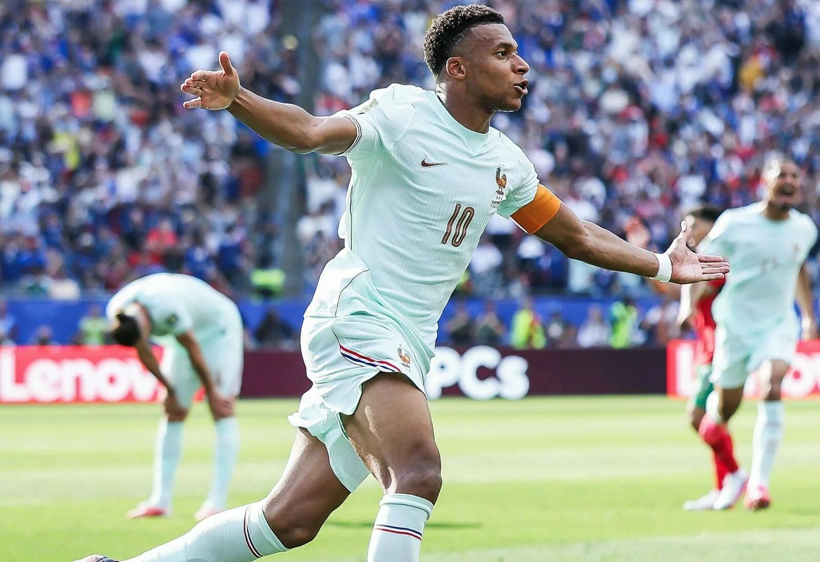 Francia es el primer semifinalista del Mundial