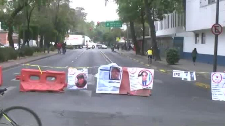 familiares-personas-desaparecidas-realizan-bloqueo