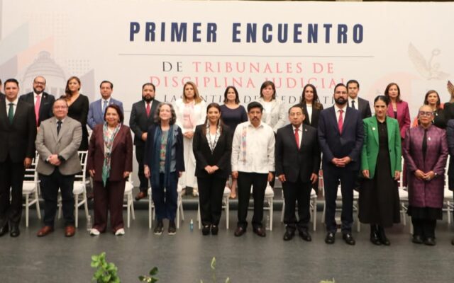 Representantes de tribunales de disciplina judicial durante su primer encuentro nacional en la Ciudad de México