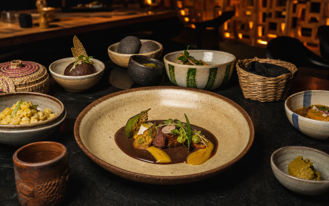 Platillo de cocina mexicana contemporánea servido en un restaurante de autor